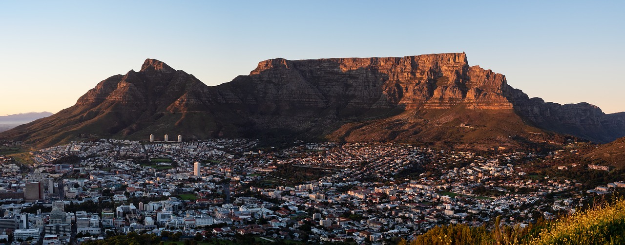 table mountain  devil's peak  cape town free photo