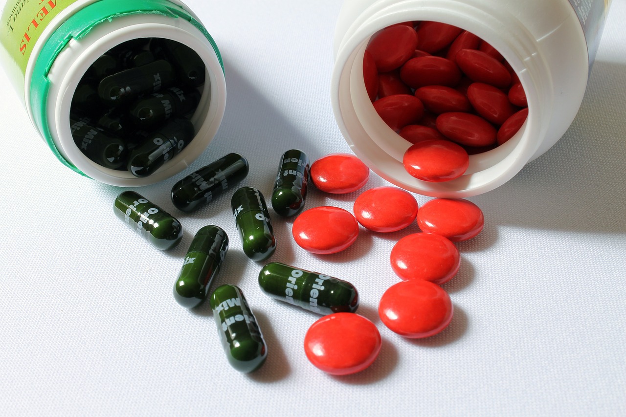 tablets pills vitamins free photo