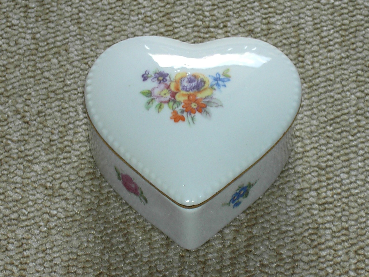 tableware heart porcelain free photo