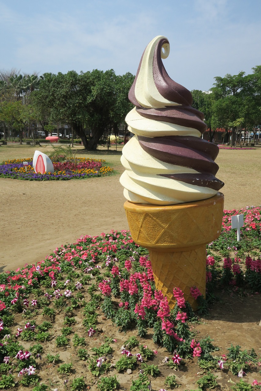 tainan's flowers offering ice cream duckweed farm park free photo