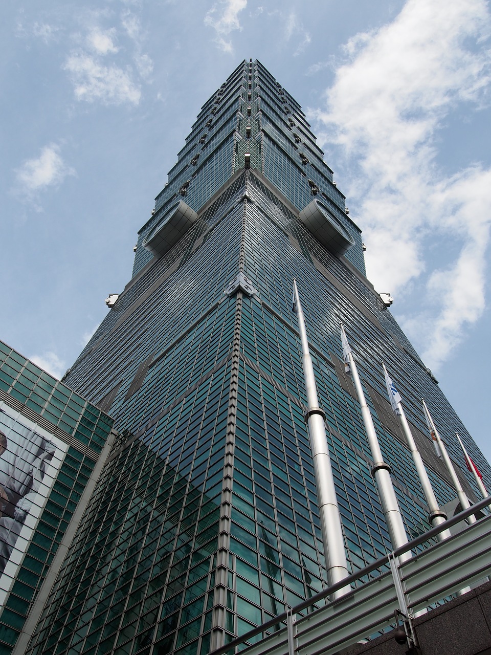 taipei 101 taiwan skyscraper free photo