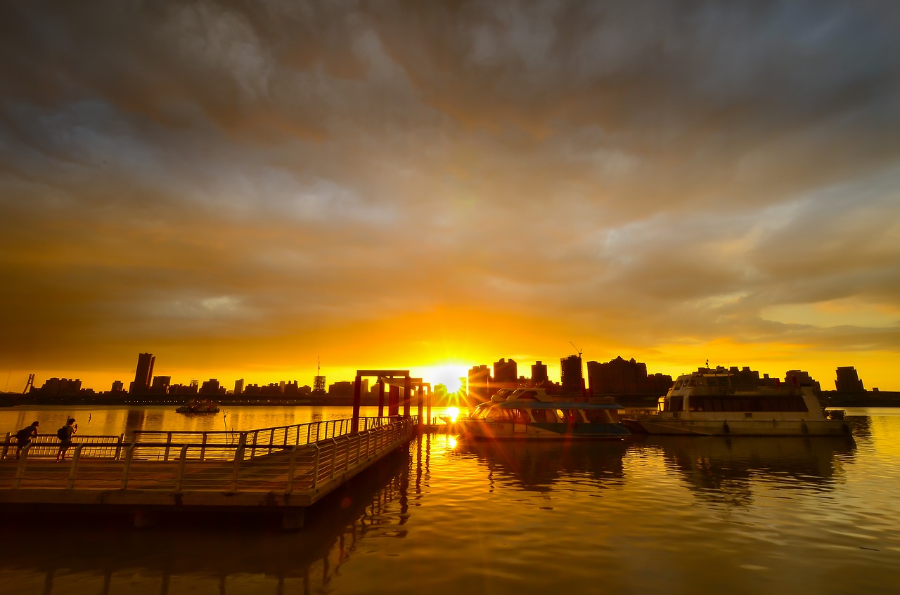 taipei dadaocheng harbour sunset free photo