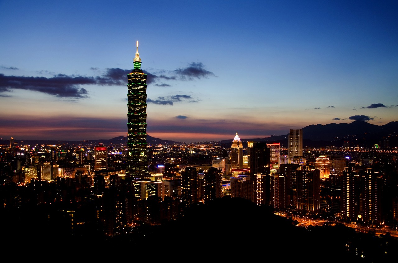 taipei skyline taiwan free photo