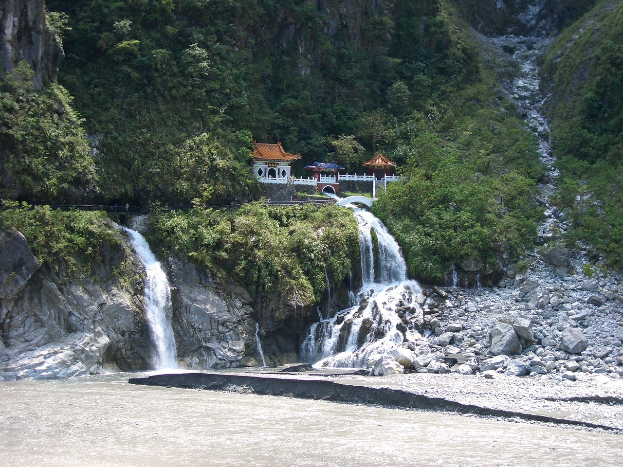 taiwan tarokko waterfall free photo