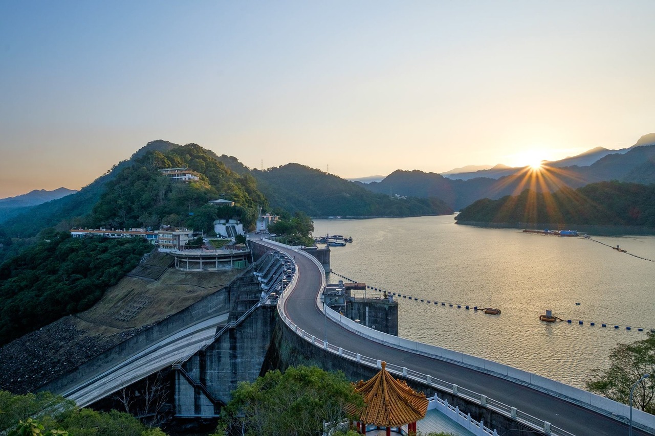 taiwan taoyuan shihmen reservoir free photo