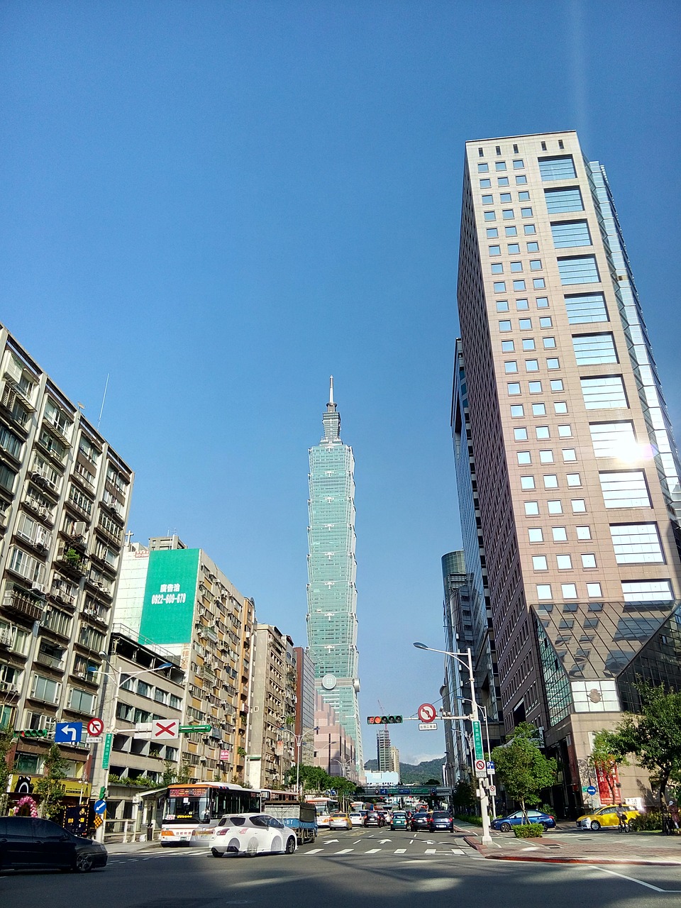 taiwan taipei xinyi commercial center free photo