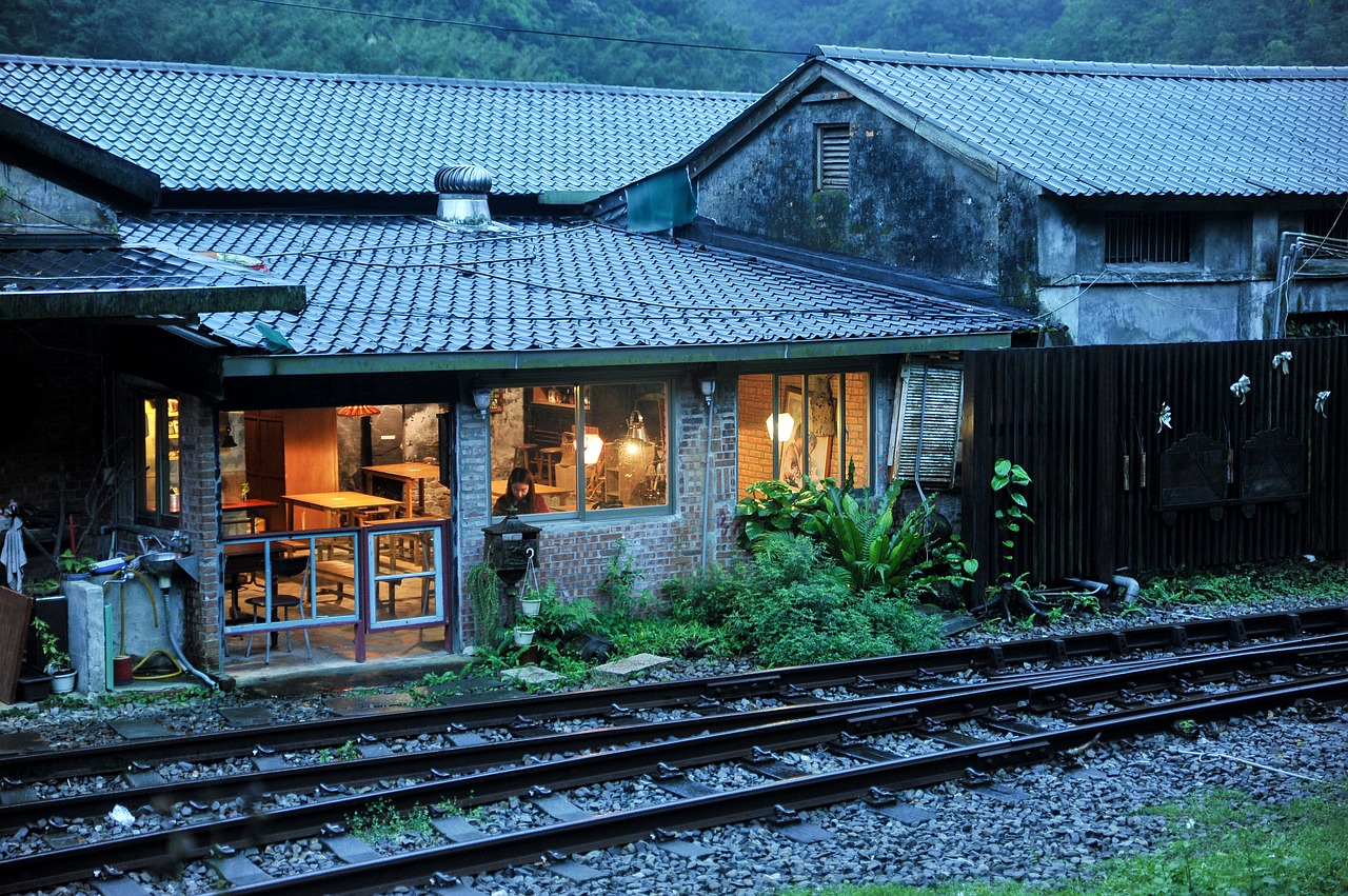 taiwan  cafe  train free photo