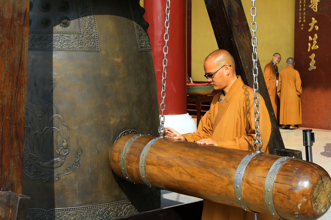 taiwan monks bell free photo