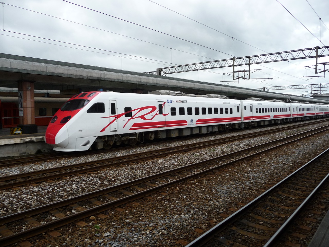 taiwan train puyuma no free photo