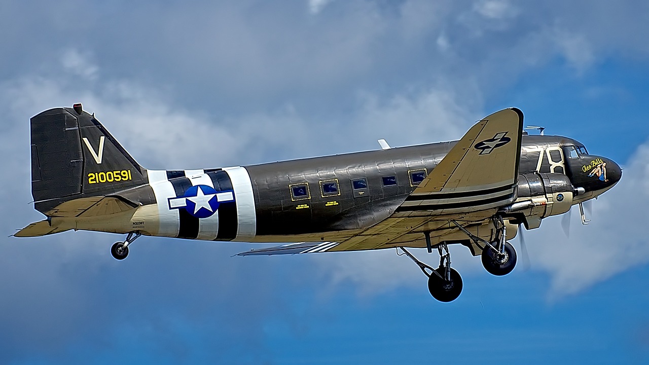 take-off douglas c-47 dakota cargo plane free photo