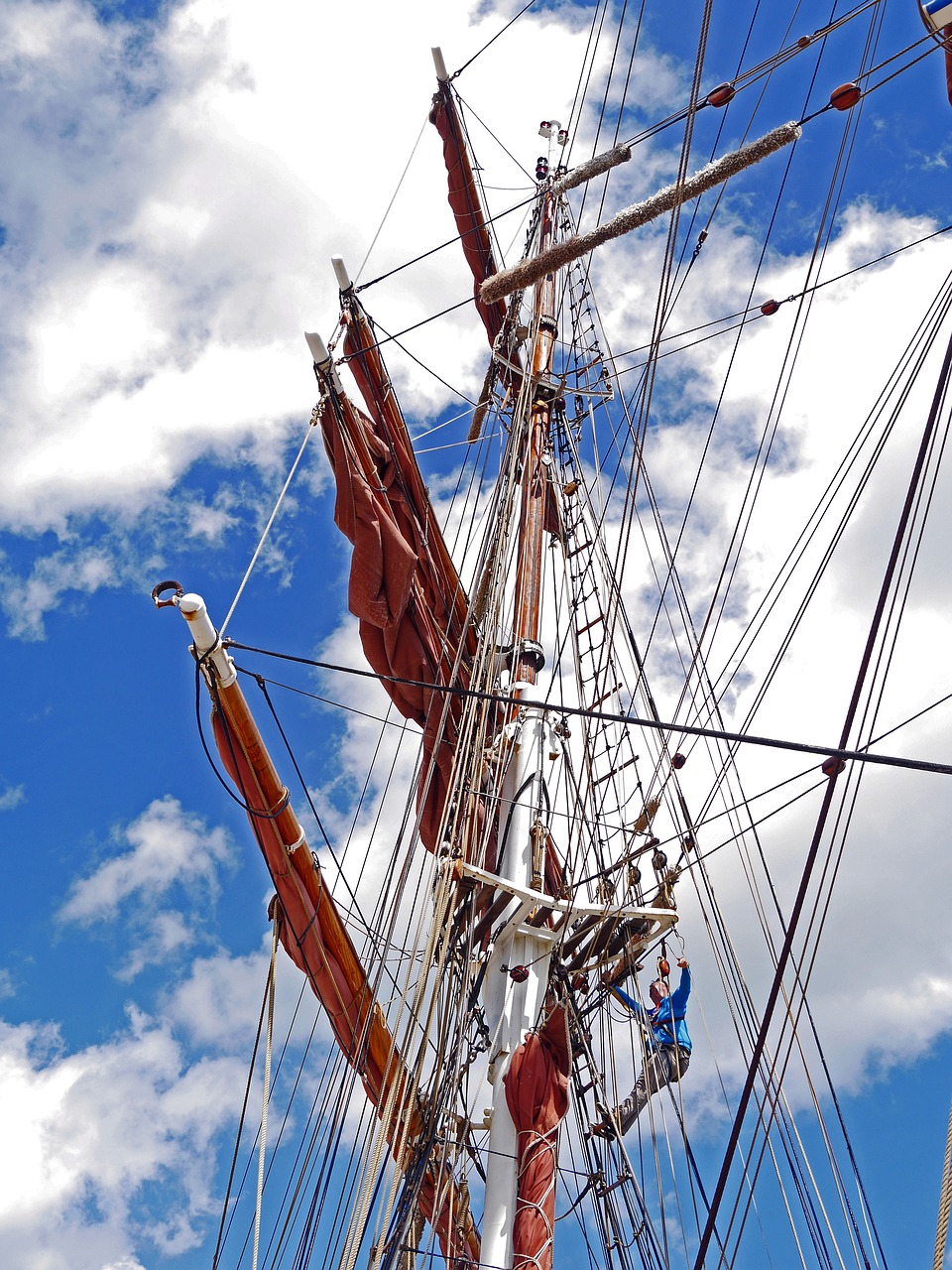 tall ship main mast rigging free photo