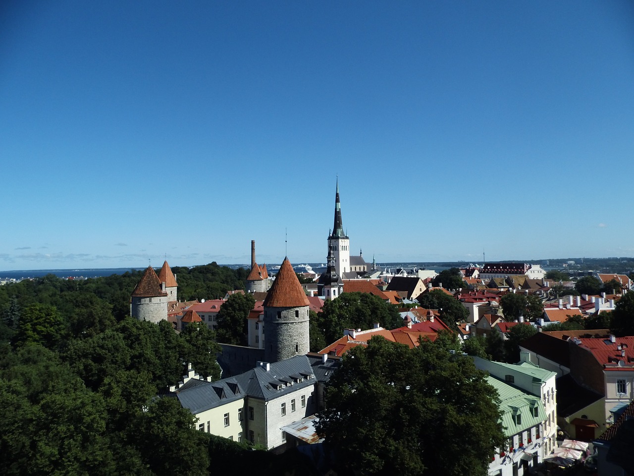 tallinn estonia skyline free photo