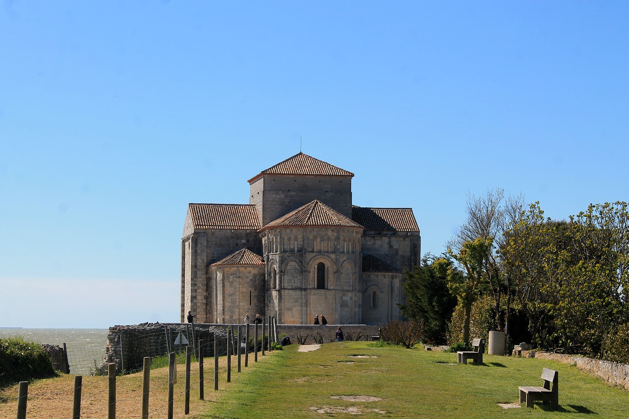 talmont on gironde church france free photo