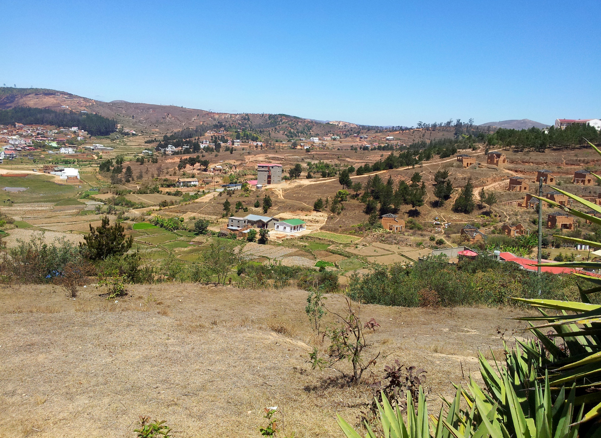 antananarivo madagascar antananarivo view alasora 3 free photo