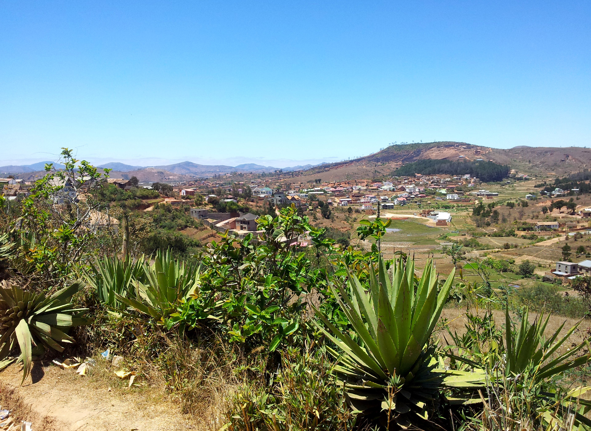 antananarivo madagascar antananarivo view alasora 33 free photo