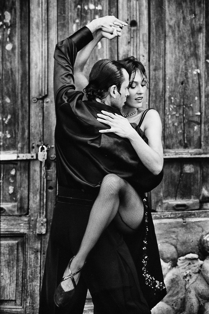 tango dancing couple free photo