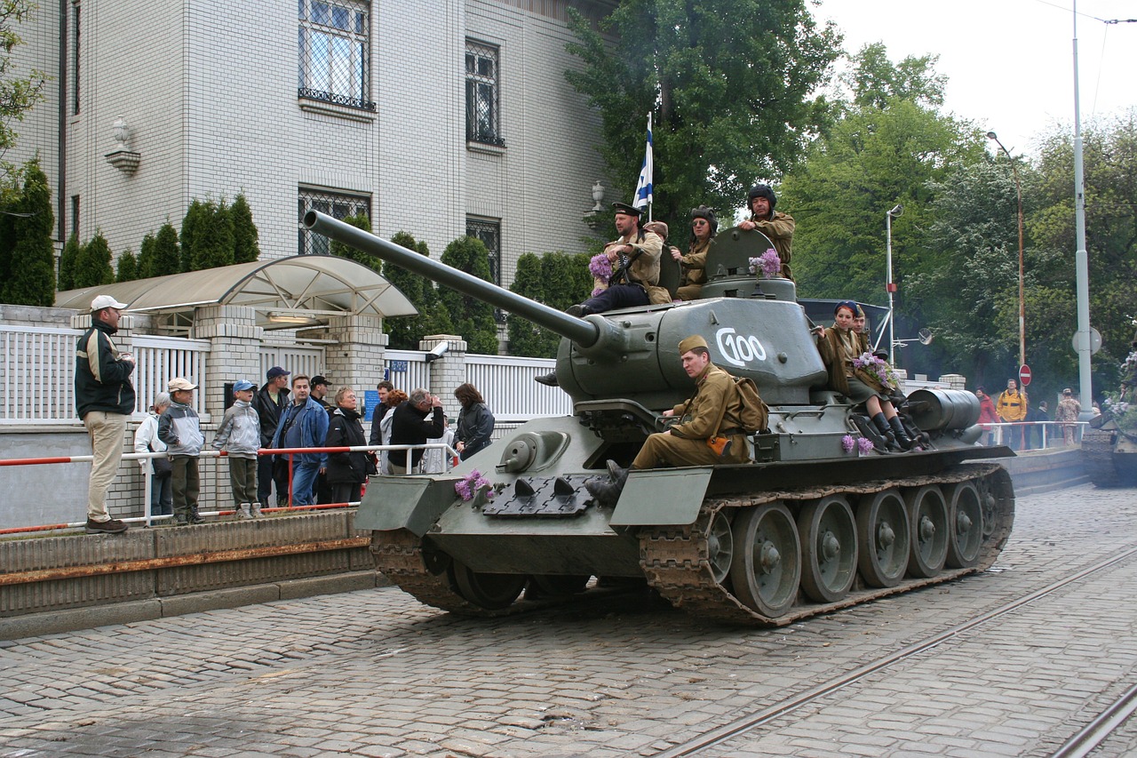 tank-the-liberation-of-prague-the-show-soldiers-tanks-free-image-from