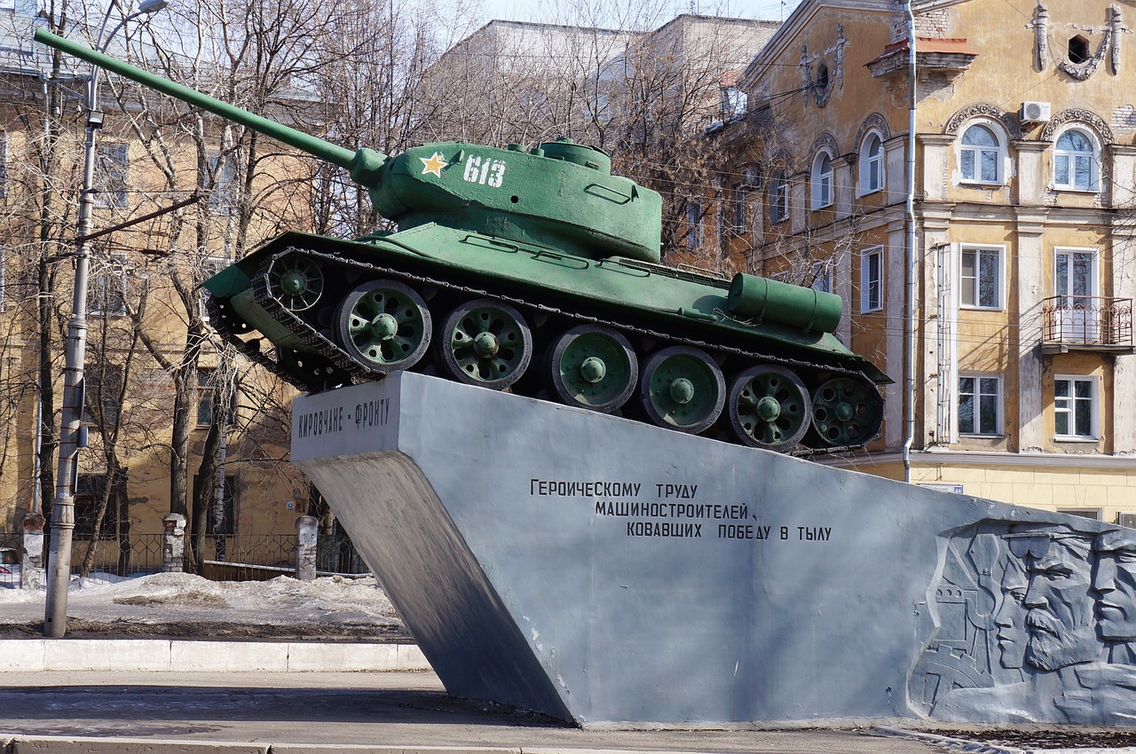 tank war monument free photo