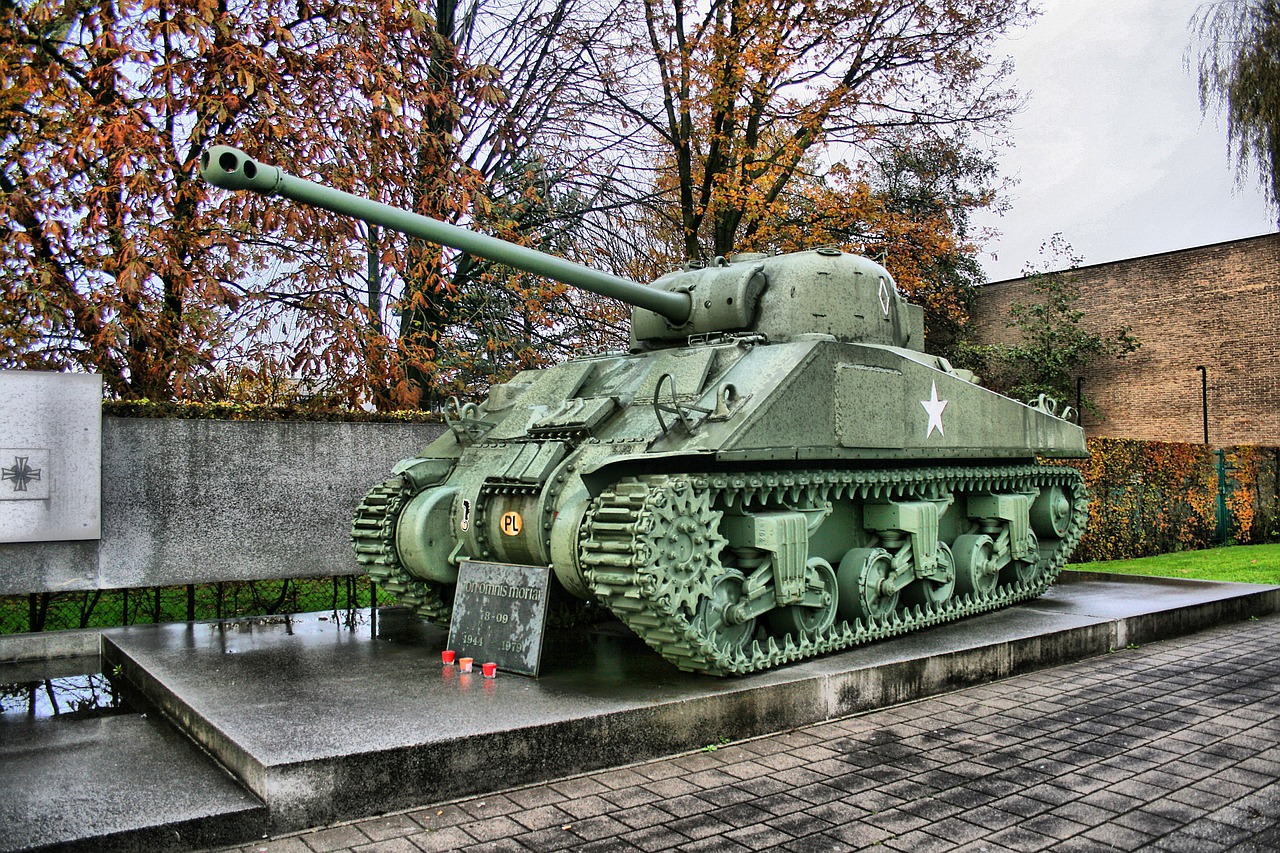 tank monument weapon free photo