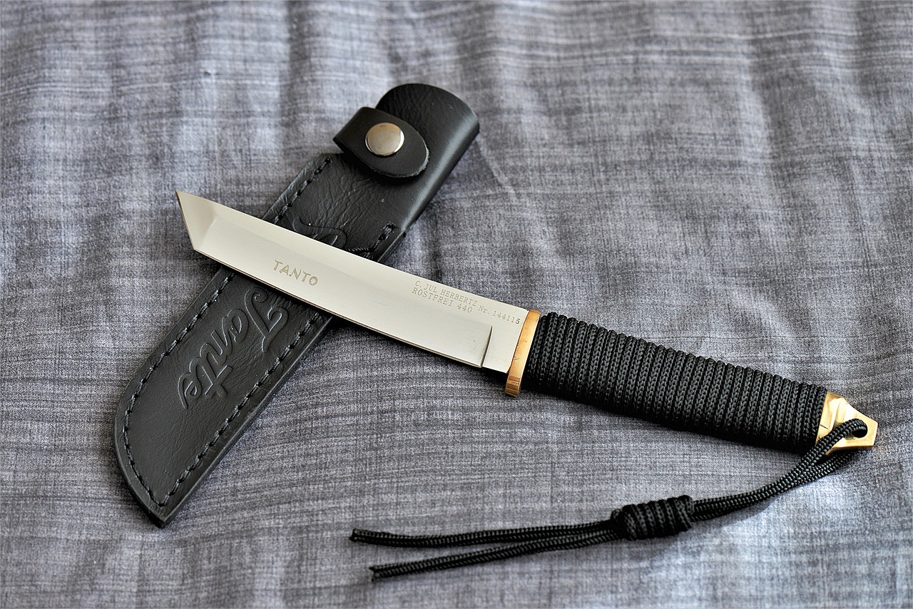 tanto knife weapon free photo