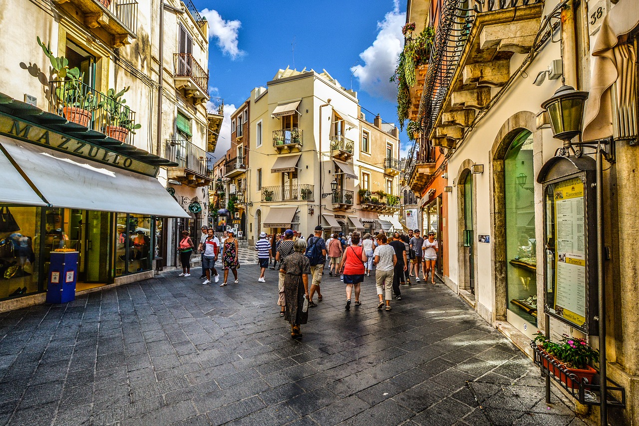 taormina sicily shopping free photo