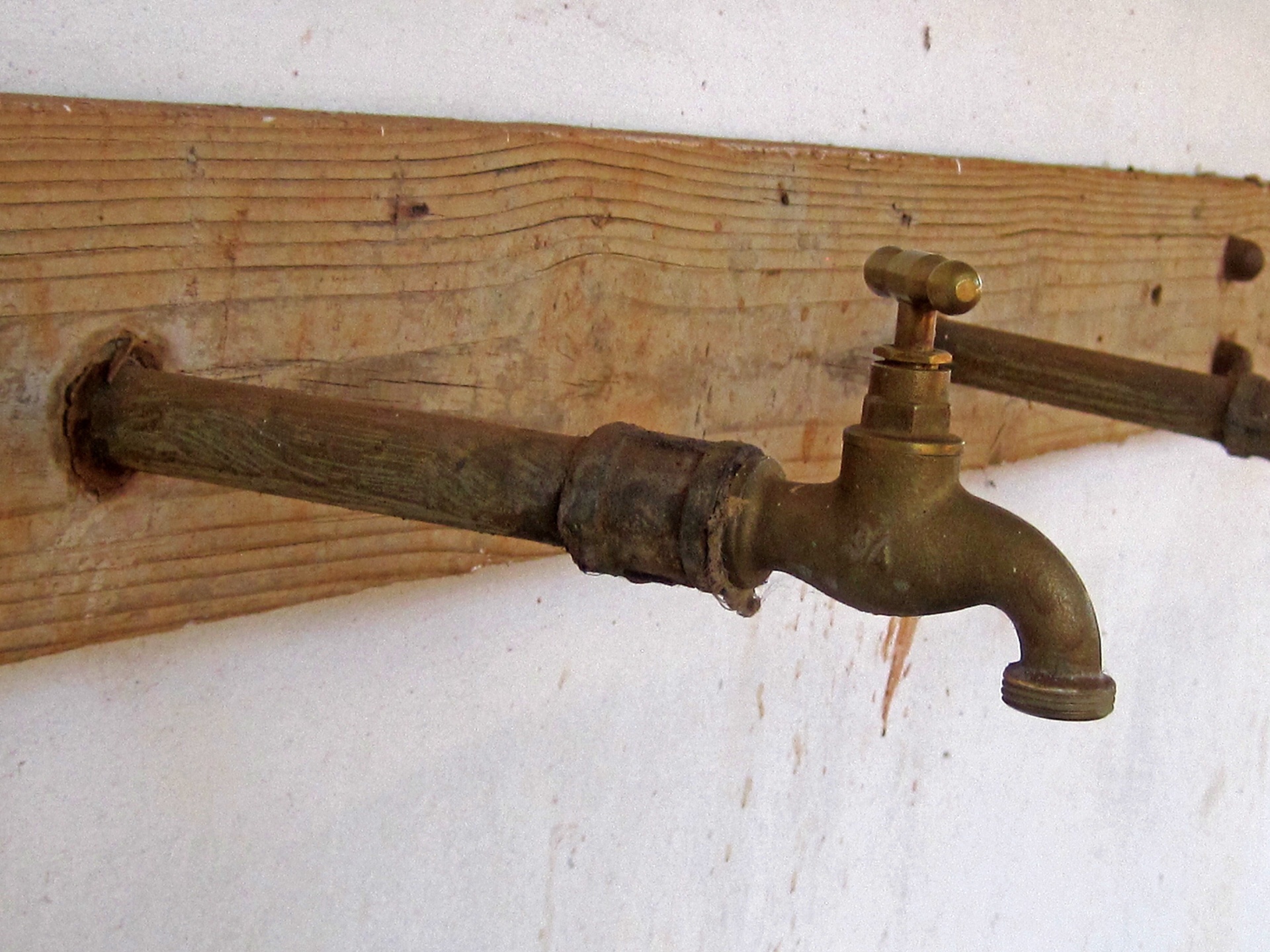 wall taps faucet free photo