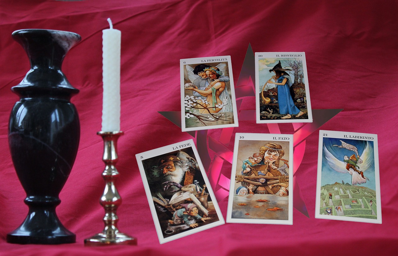 tarot  cards  urn free photo