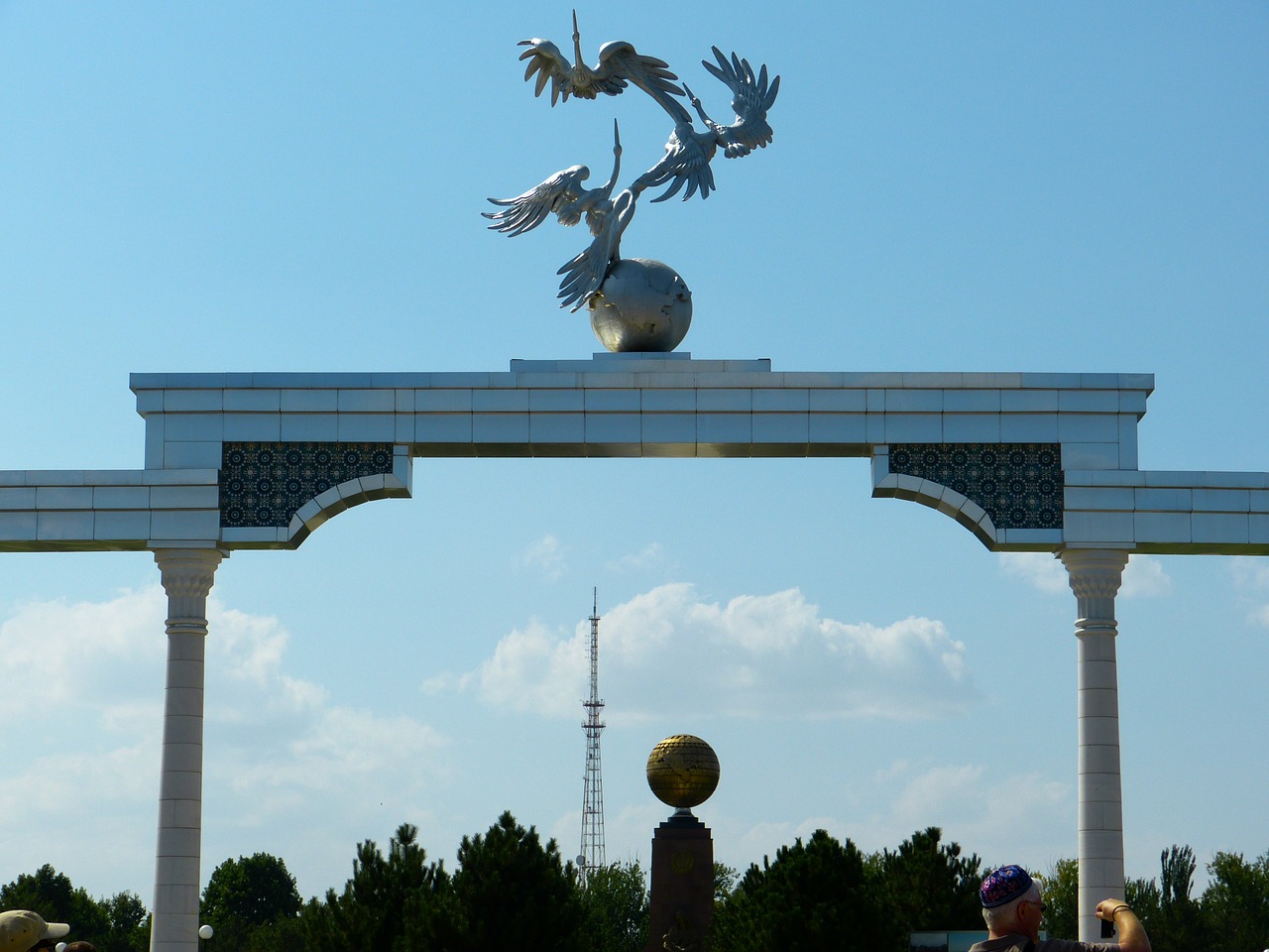 tashkent independence square monument free photo