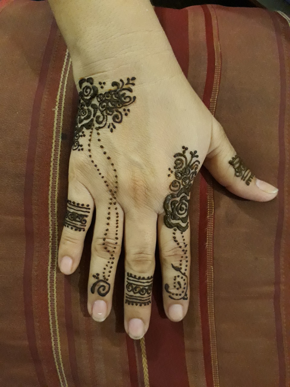 tatoo henna hand free photo