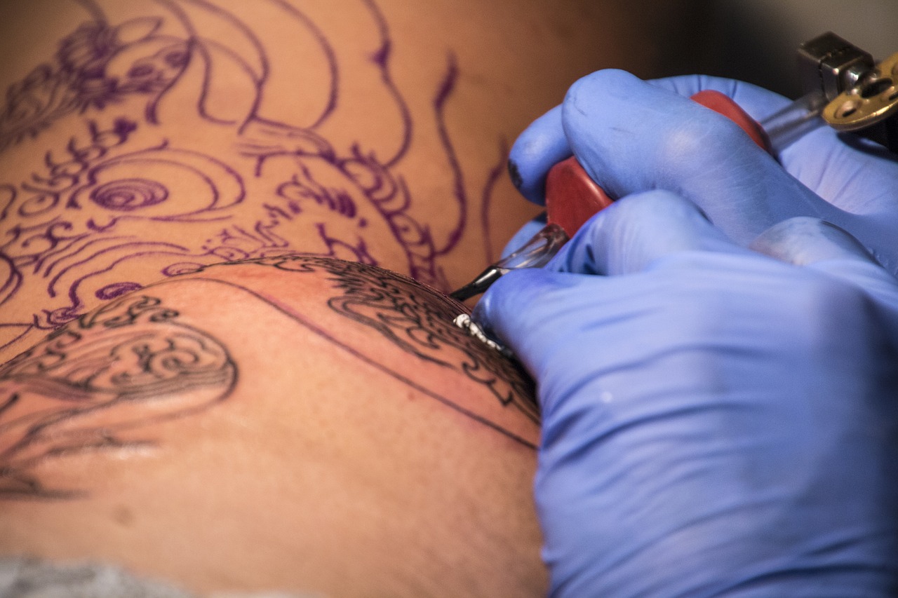 tattoo tattoo artist body drawing free photo