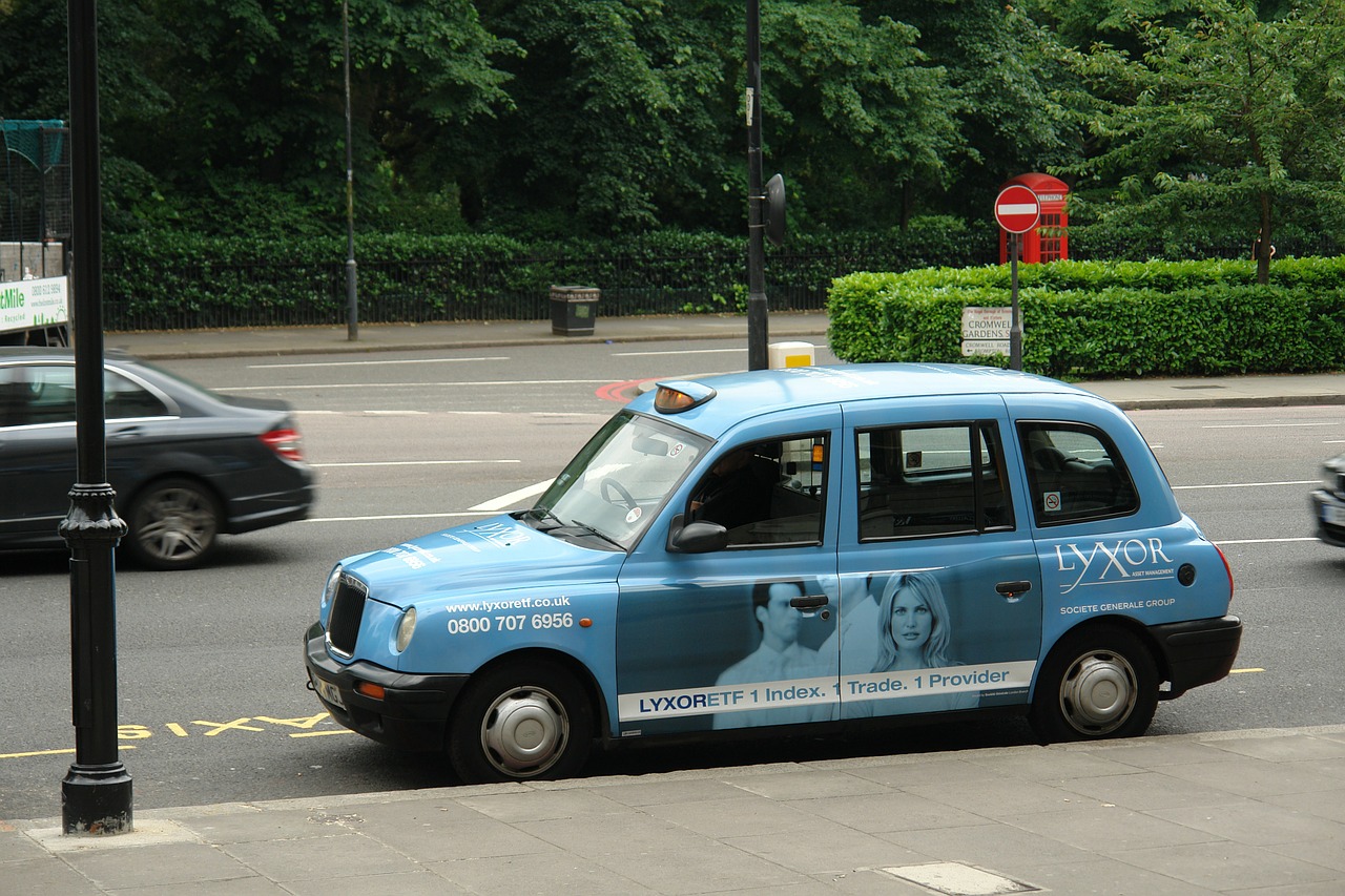 taxi london rain free photo