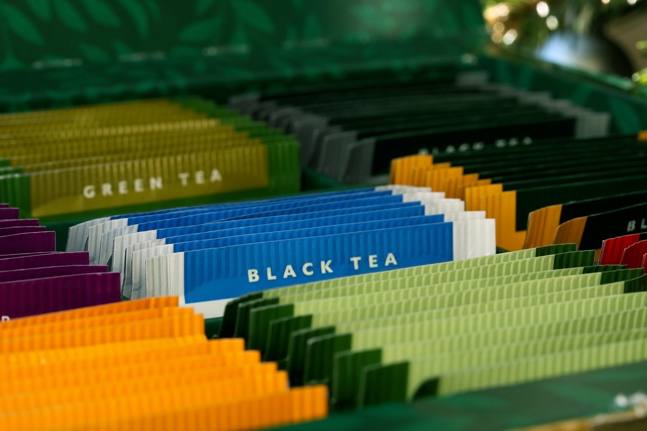 tea  tea collection  black tea free photo