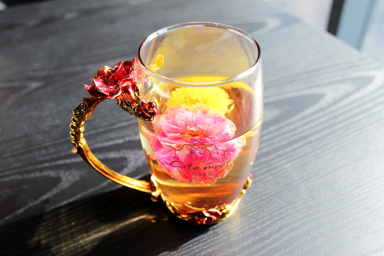 tea rose corolla chrysanthemum tea enamel cup free photo