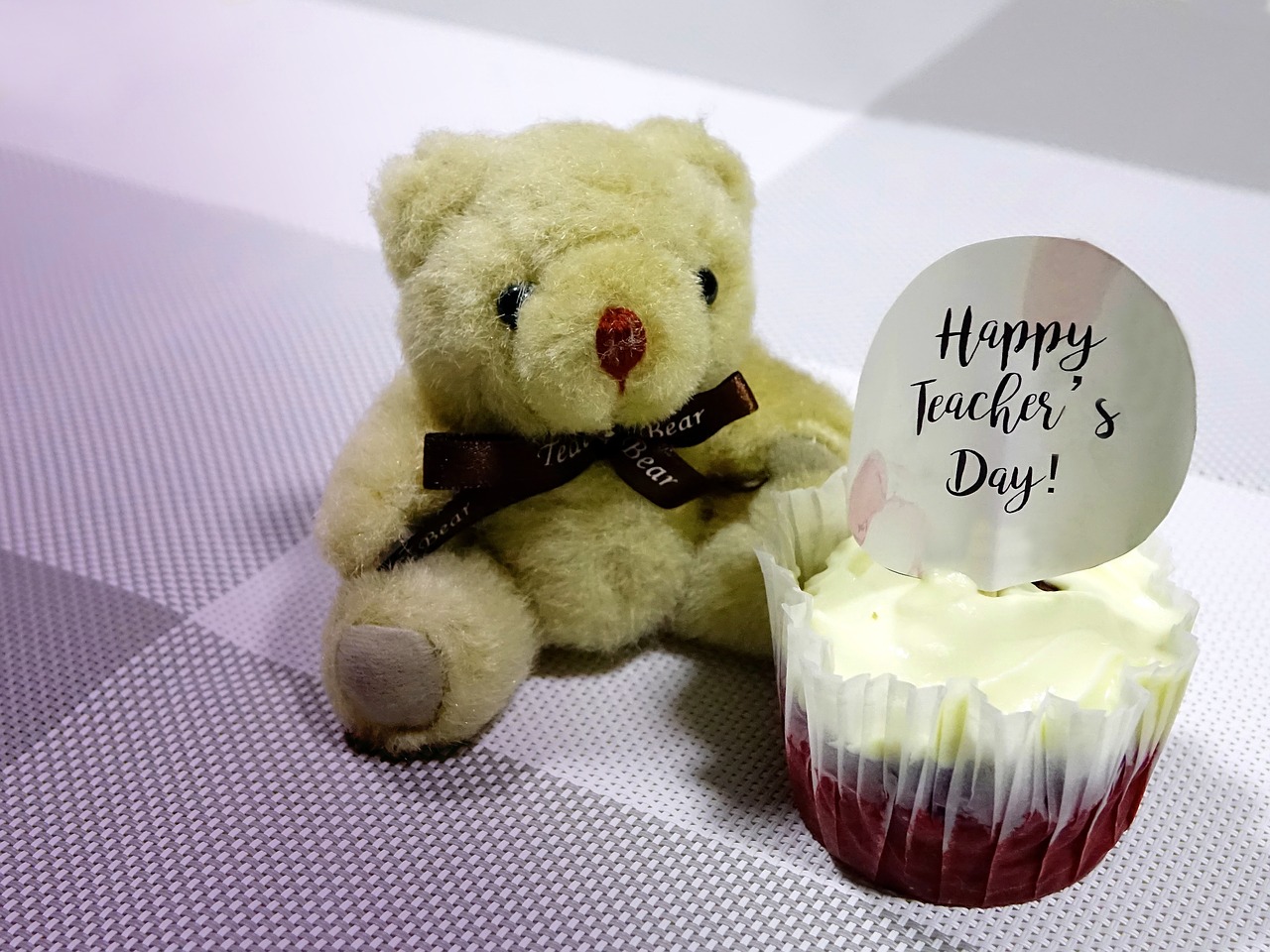 teacher's day cupcake bear free photo