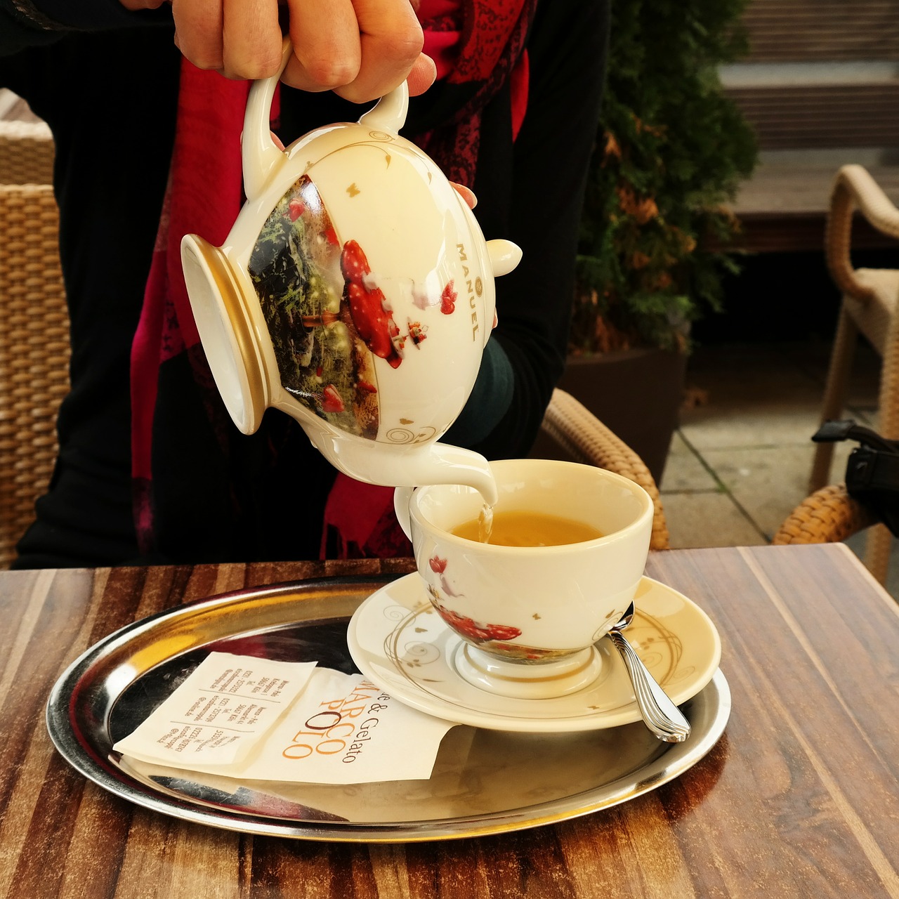 teapot teacup give a free photo
