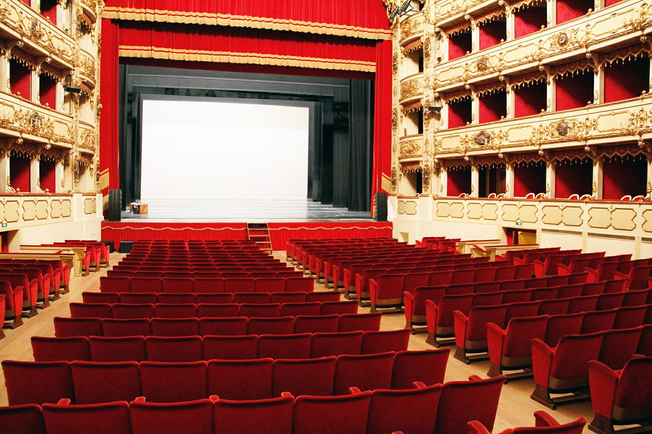 teatro cinema milan free photo