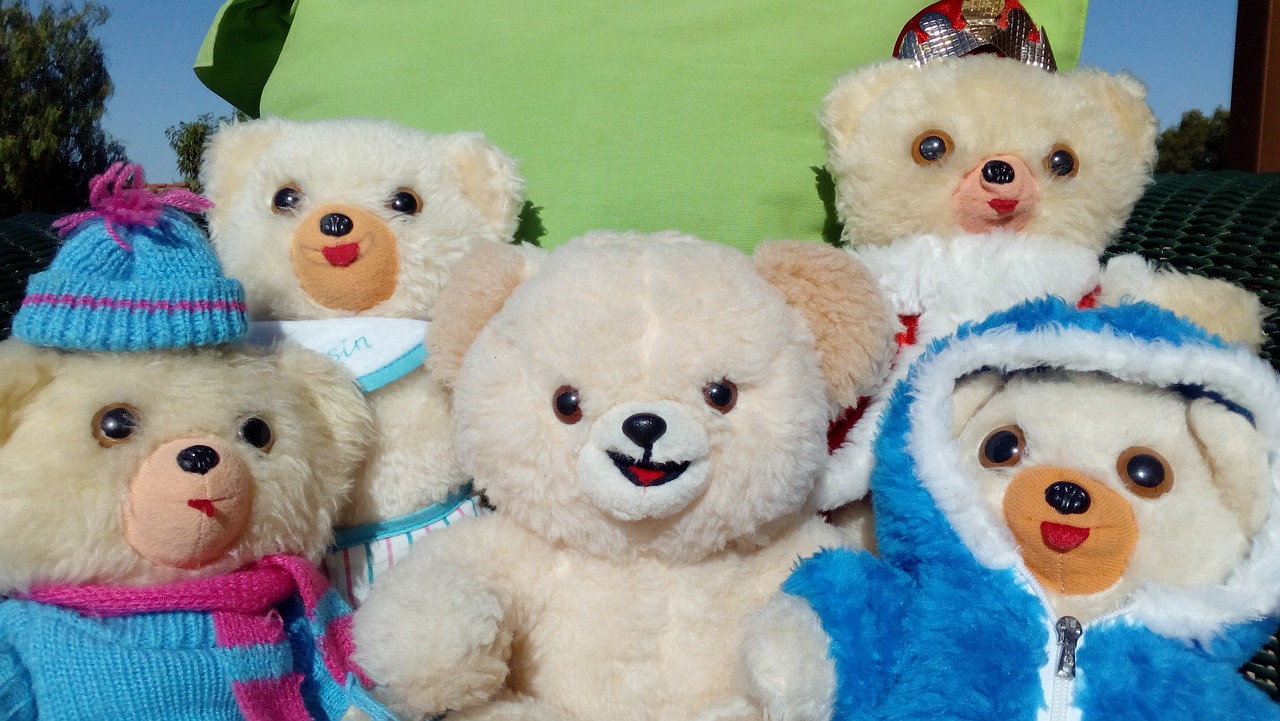 teddy bears group free photo