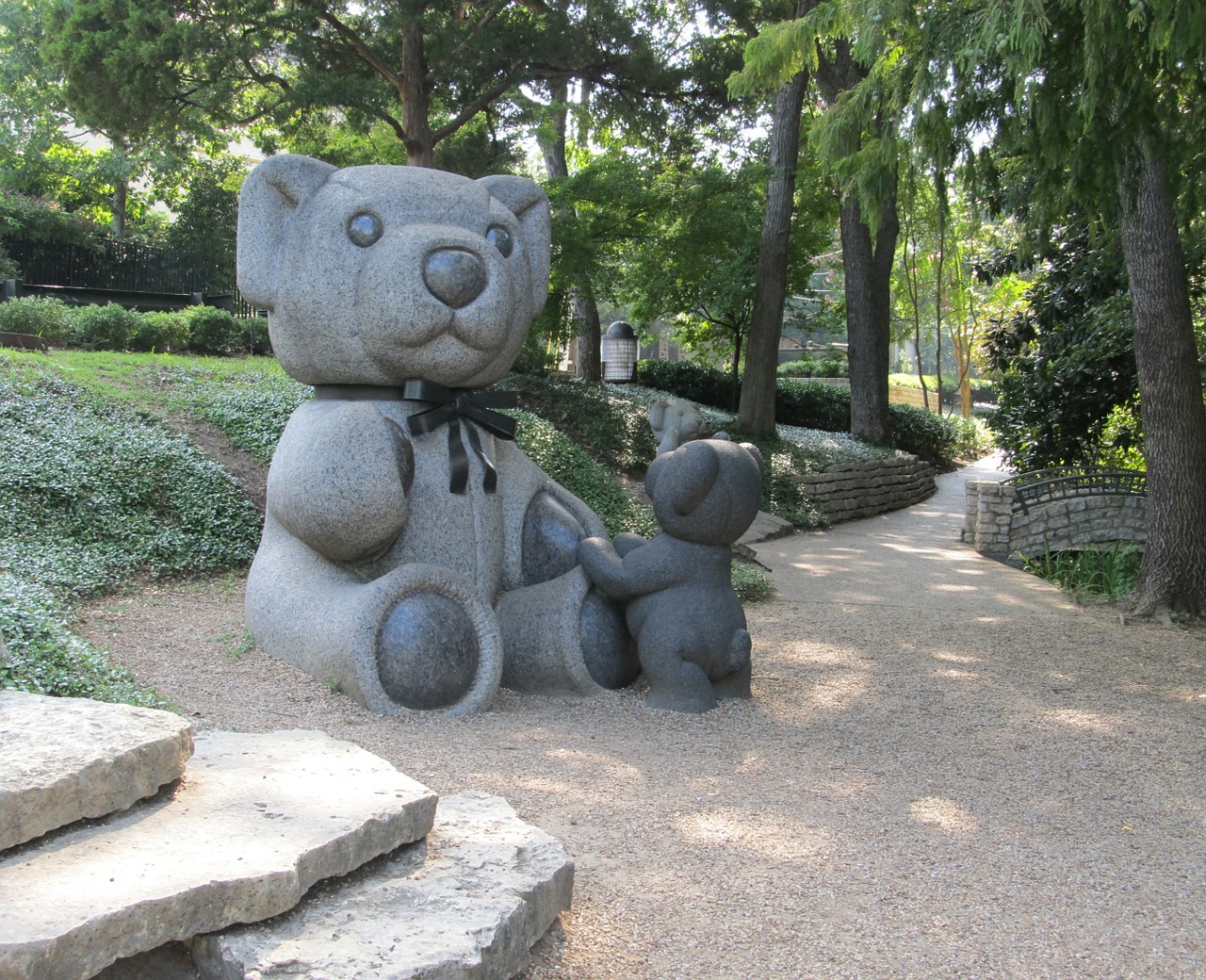 teddy bears sculptures park free photo