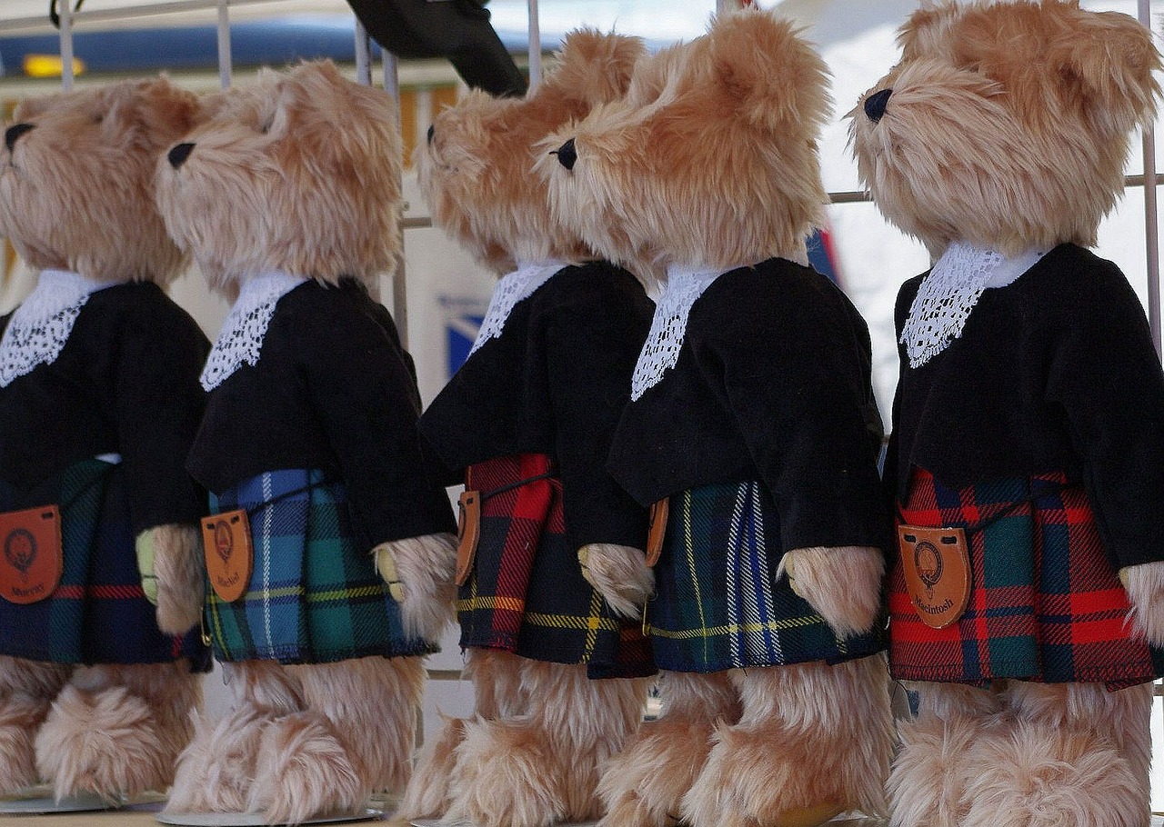 teddy bears kilt shop window free photo