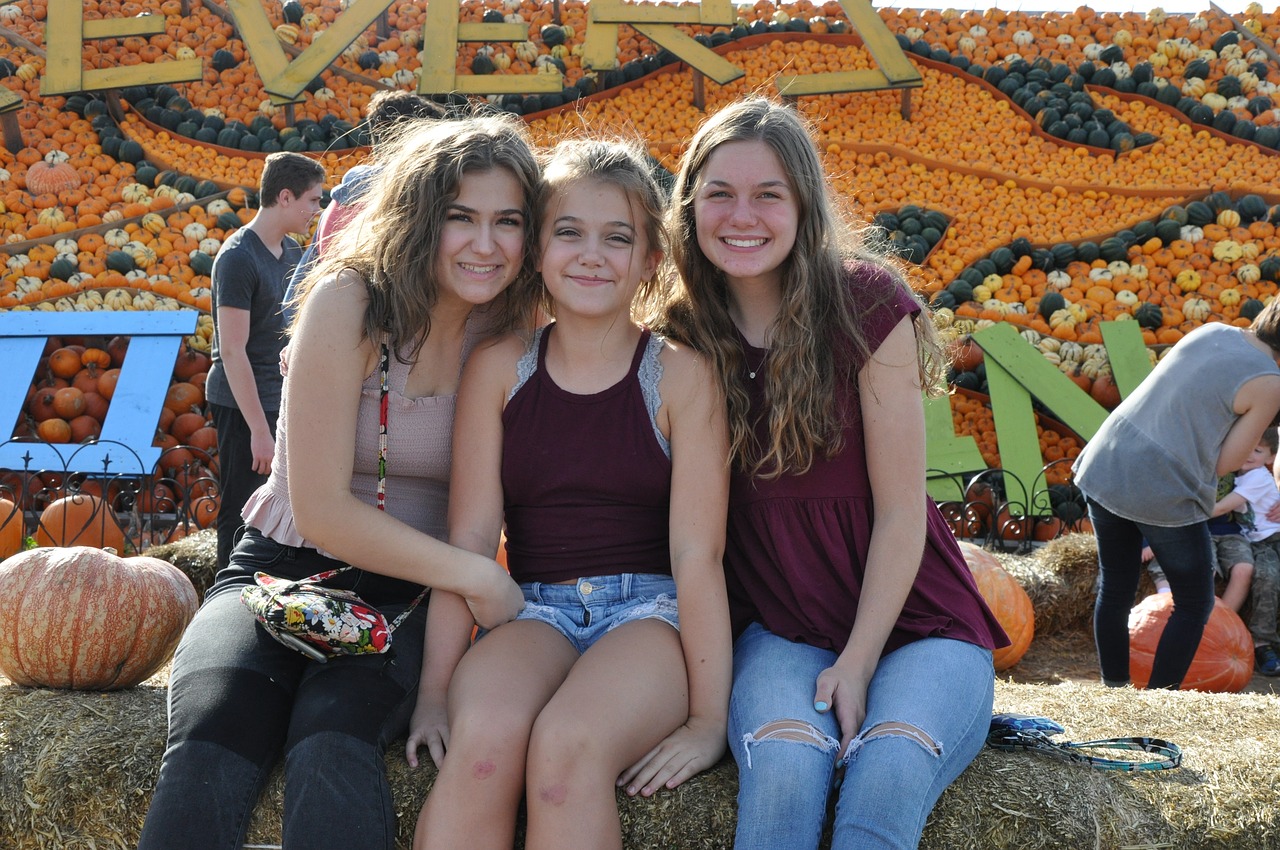 teens  corn maze  fall free photo