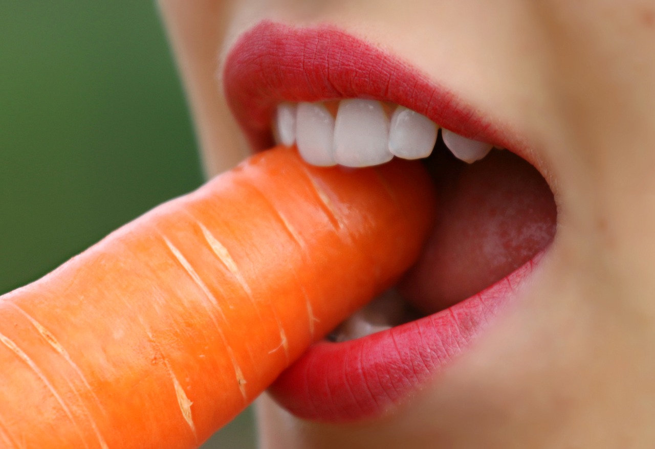 teeth carrot diet free photo