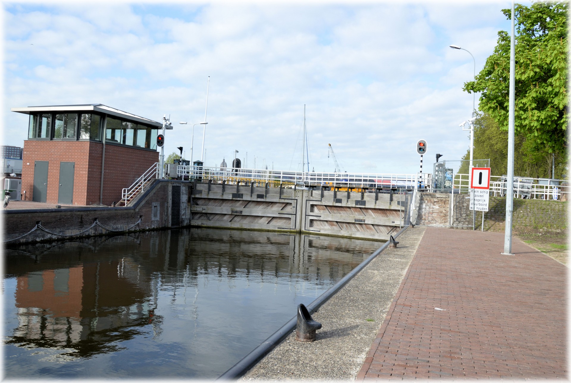 water shipping lock free photo