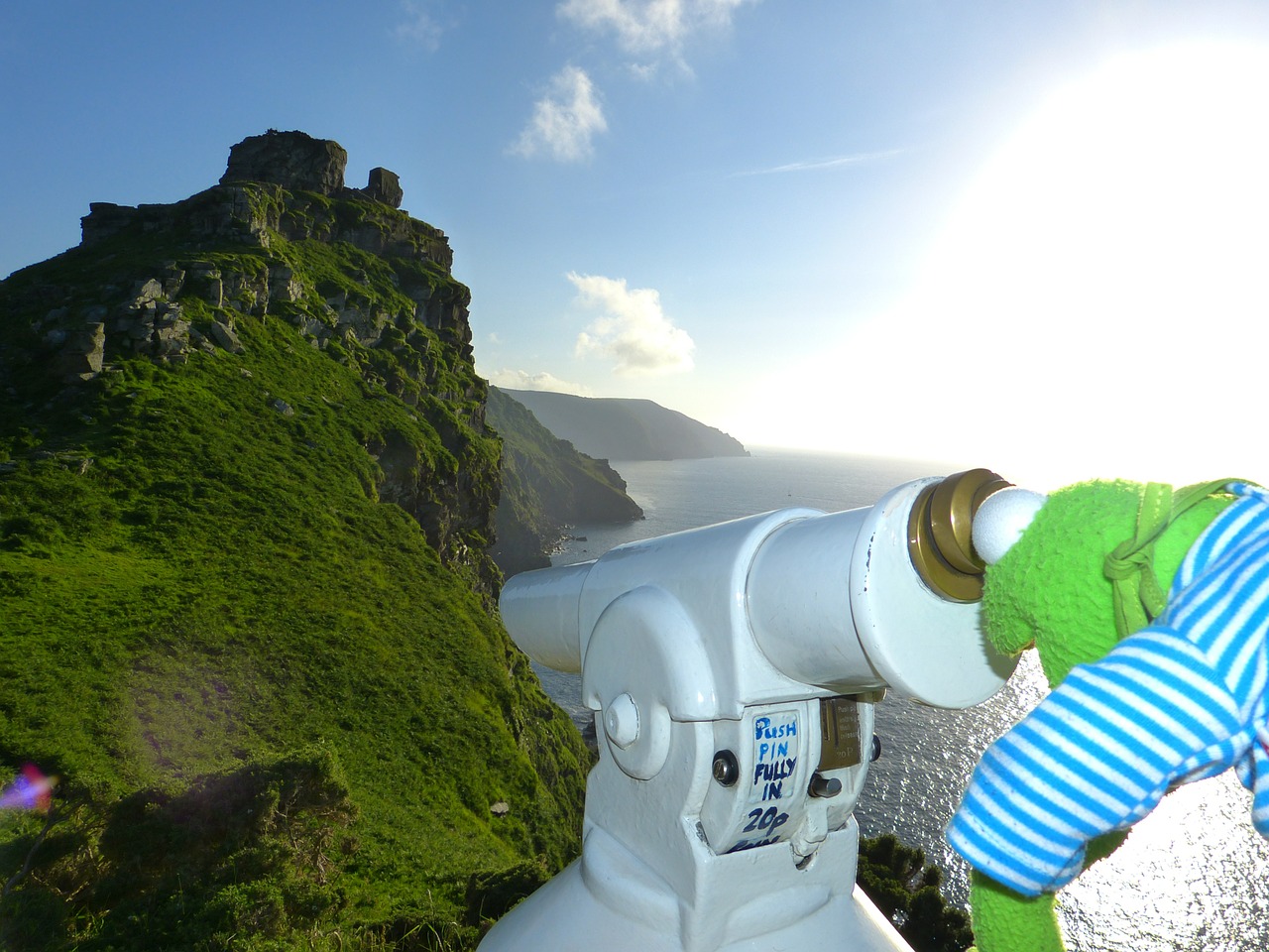 telescope look kermit free photo