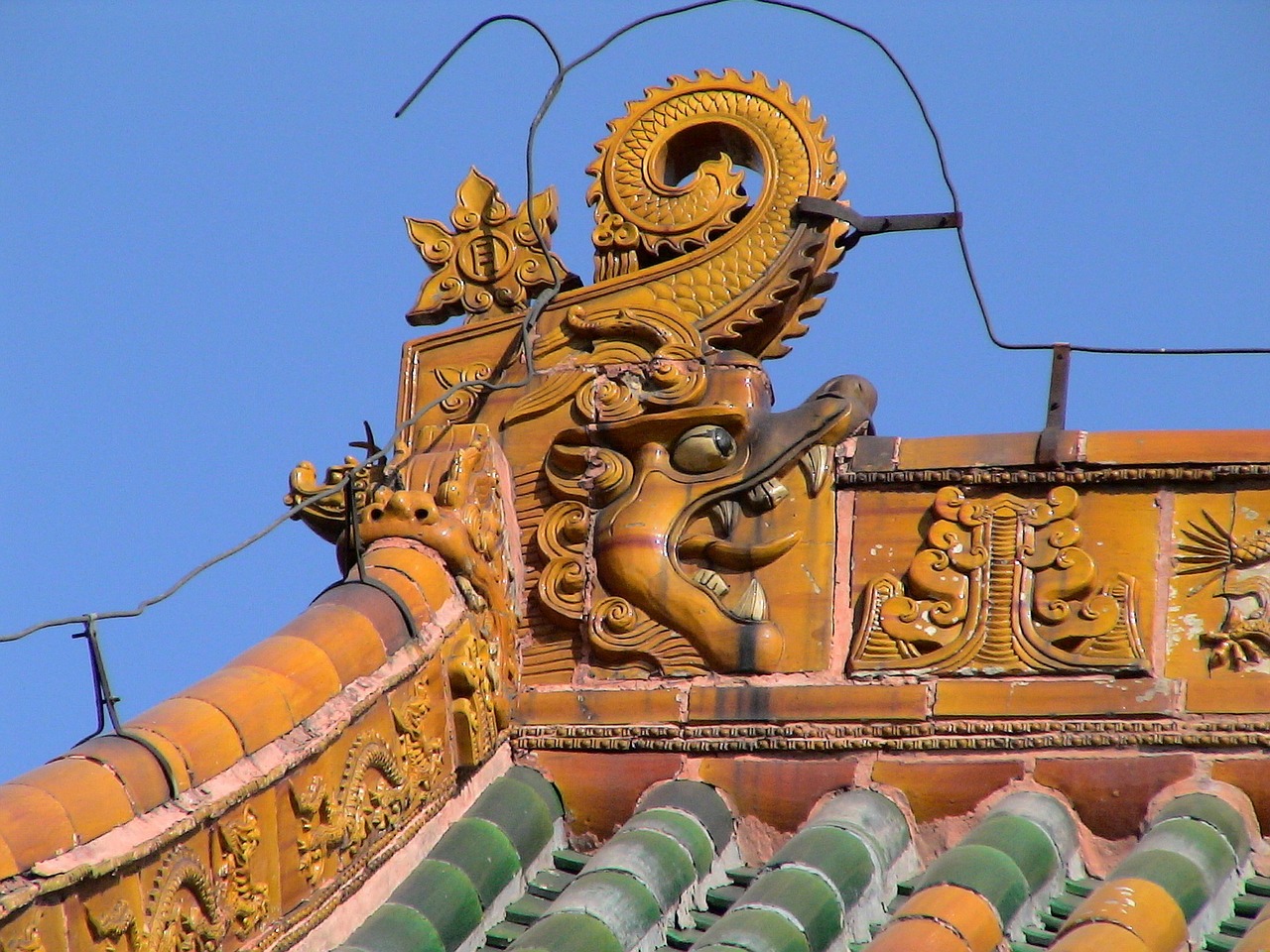 temple palace roof free photo