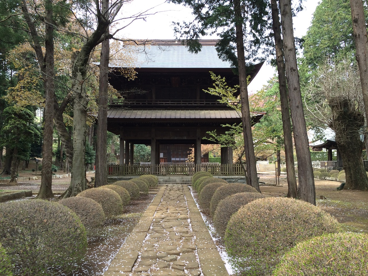 temple gate autumn free photo