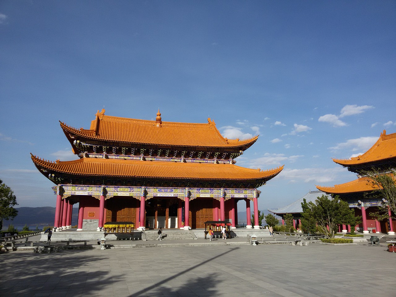 temple sunny days traditional building free photo