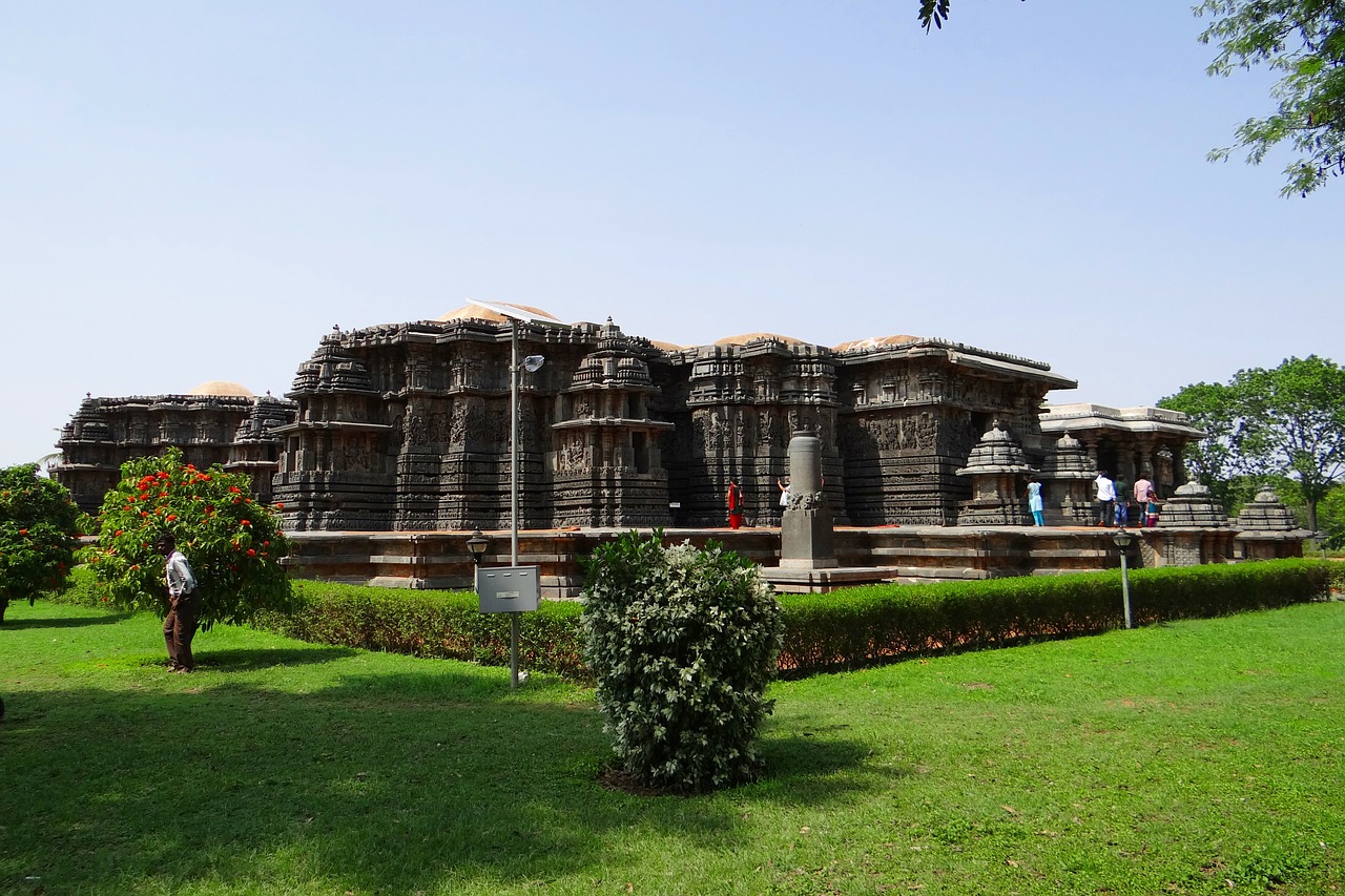 temple hindu halebidu free photo