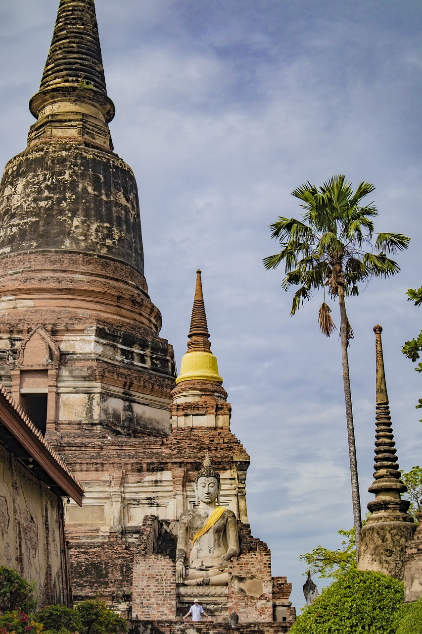 temple  thailand  palm free photo