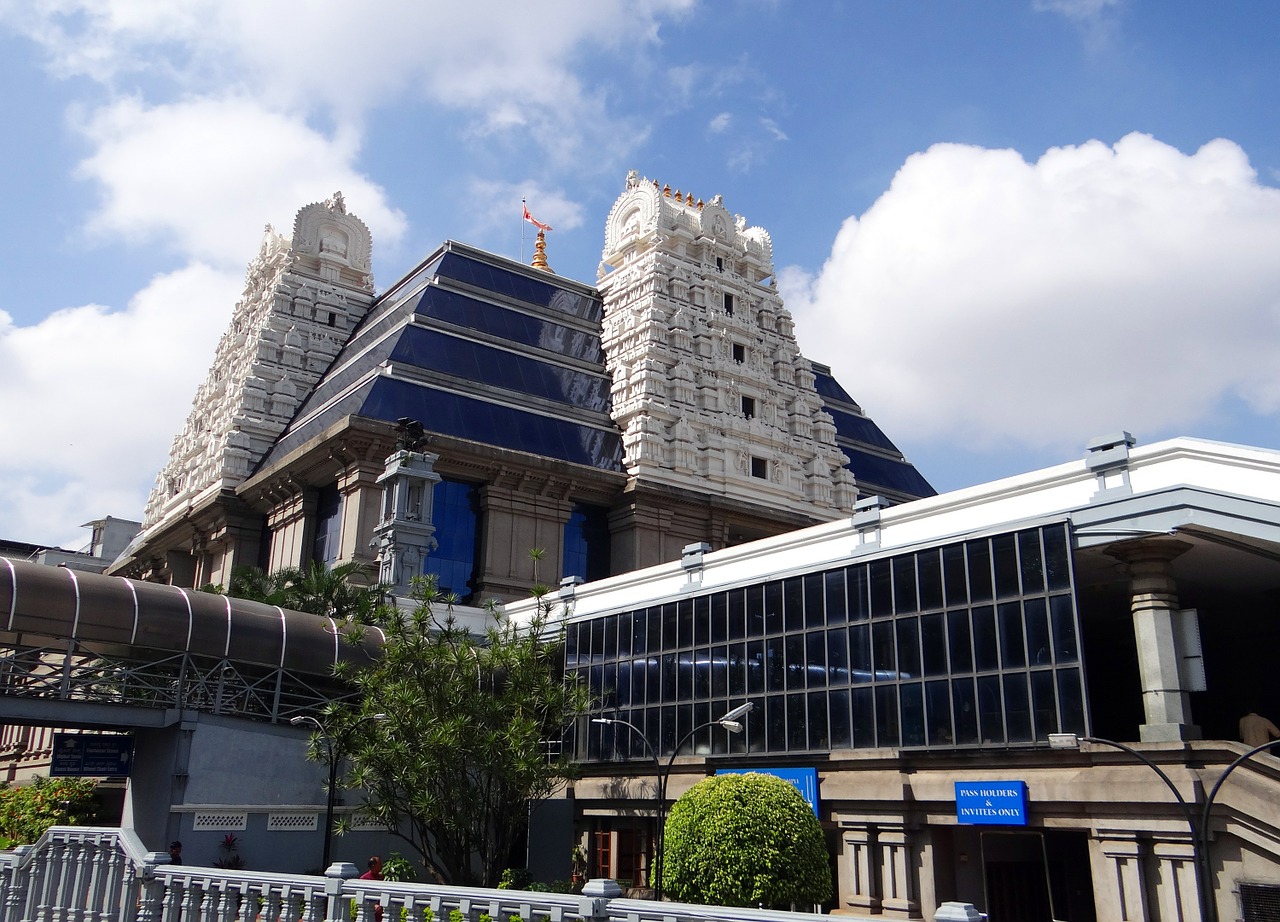 temple iskcon krishna free photo