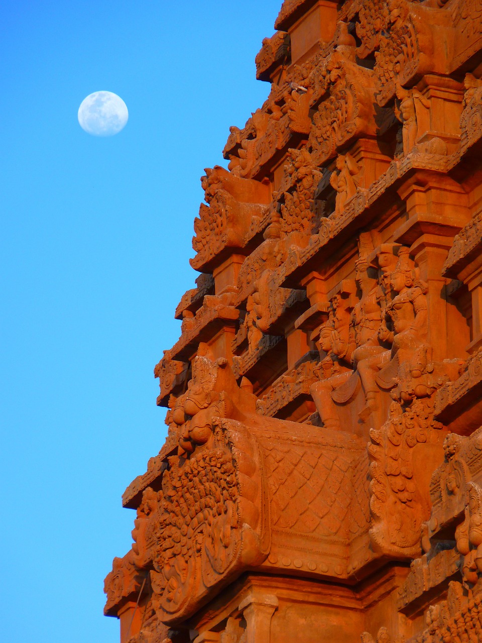 temple brihadeshwara templ moon free photo